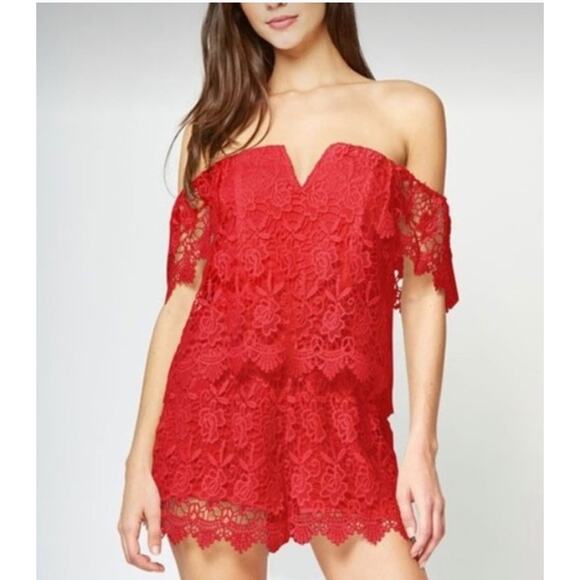 Yumi Kim Red Lace Off Shoulder Boho Short Romper Size Medium - Picture 1 of 9